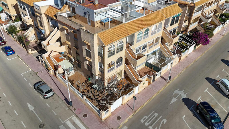 вилла продается в Torrevieja, Alicante