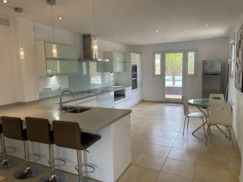 6 Schlafzimmer Villa zu verkaufen 6 Schlafzimmer Villa zu verkaufen