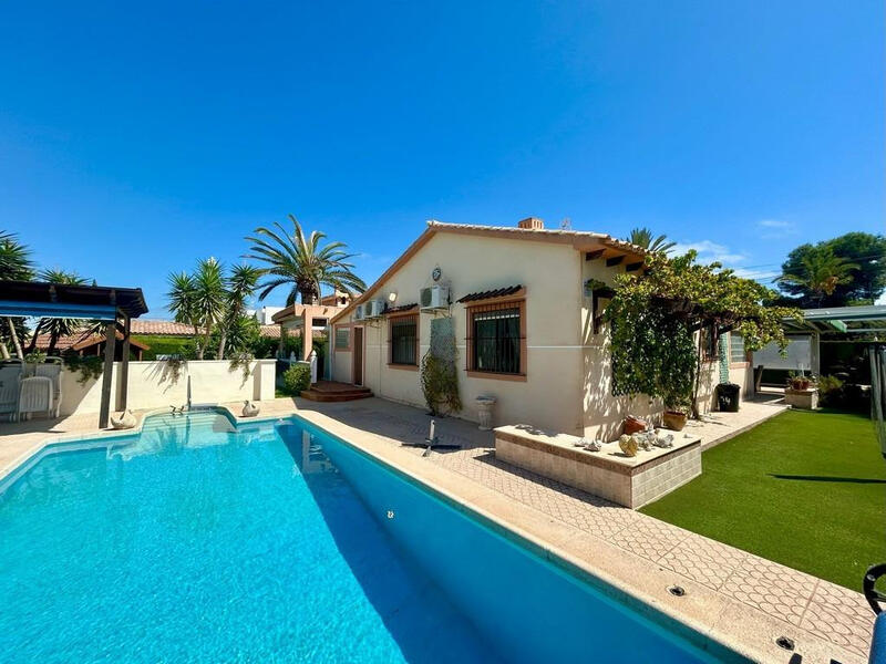 Villa till salu i Cabo Roig, Alicante