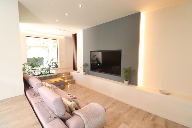 5 bedroom Villa for sale