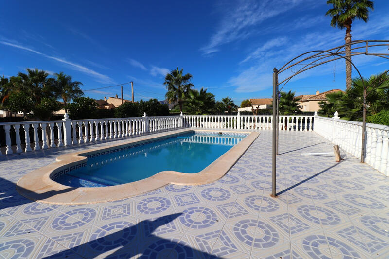 3 Cuarto Villa en venta