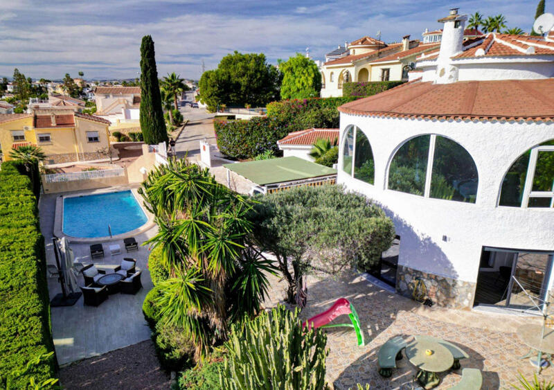 5 bedroom Villa for sale