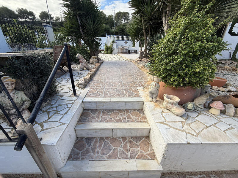 4 спальная комната Деревенский Дом продается