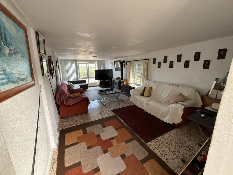 4 спальная комната Деревенский Дом продается