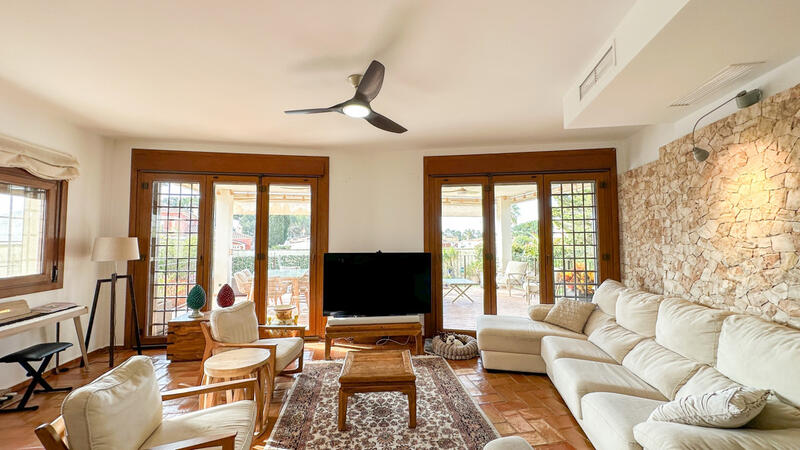 7 bedroom Villa for sale