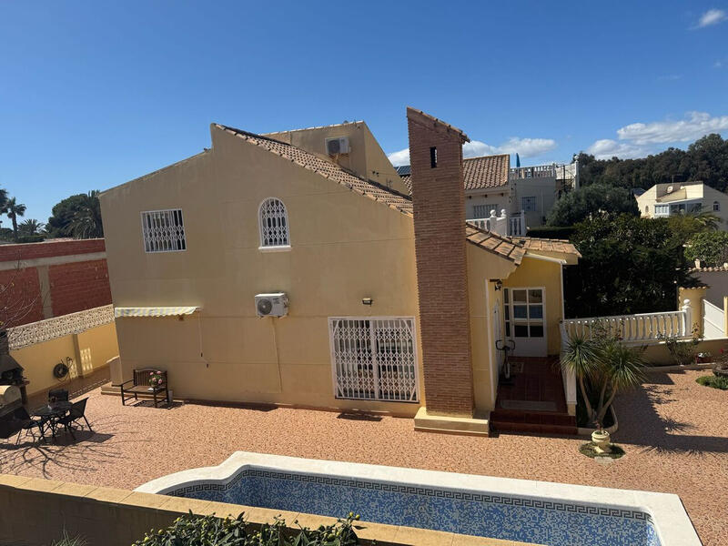 Villa for sale in La Zenia, Alicante