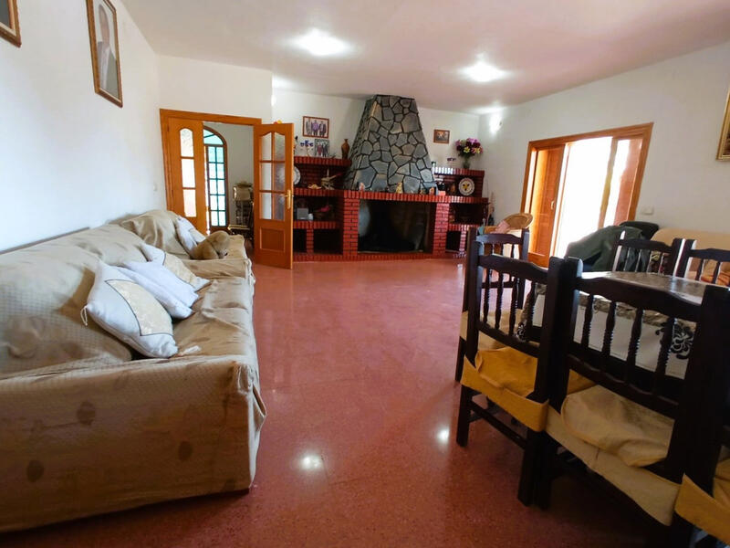 5 bedroom Villa for sale