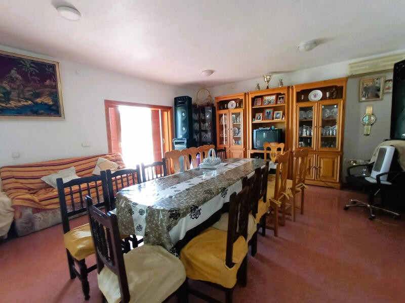 5 bedroom Villa for sale