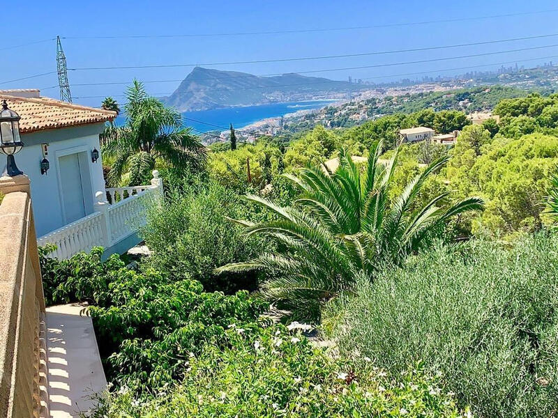 Villa for sale in Altea, Alicante