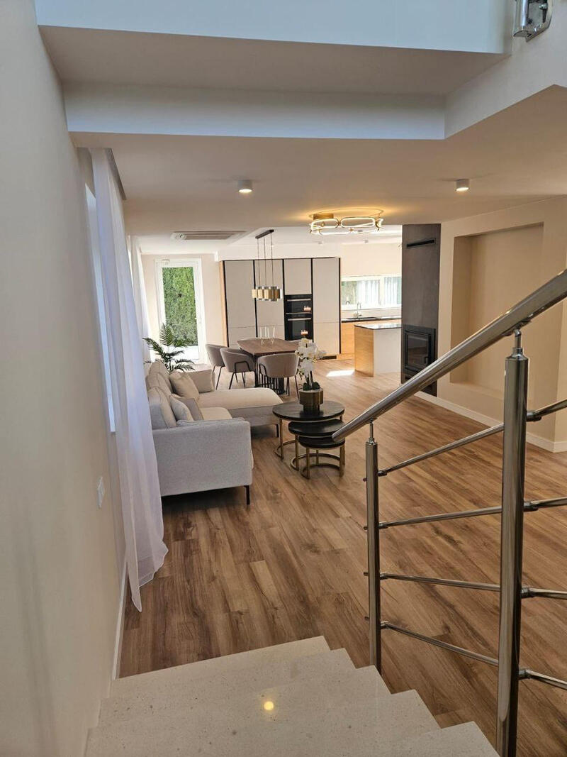 4 Cuarto Villa en venta