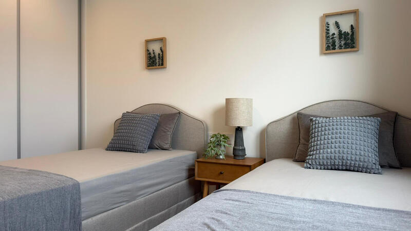 5 bedroom Townhouse for sale