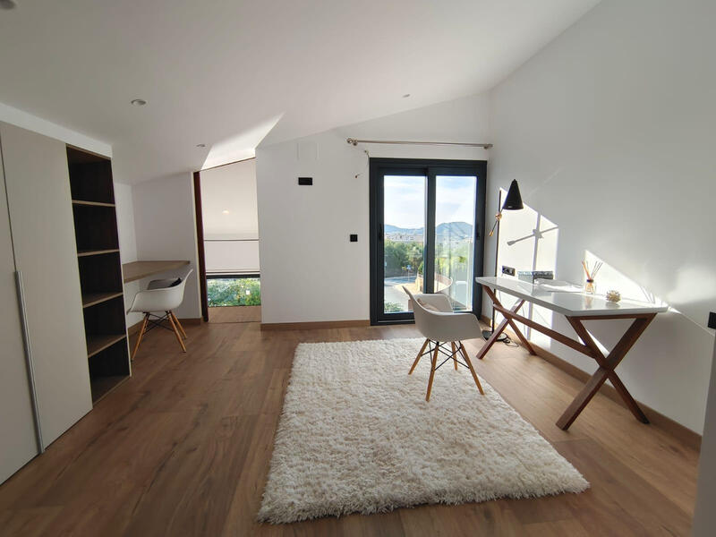 4 bedroom Villa for sale