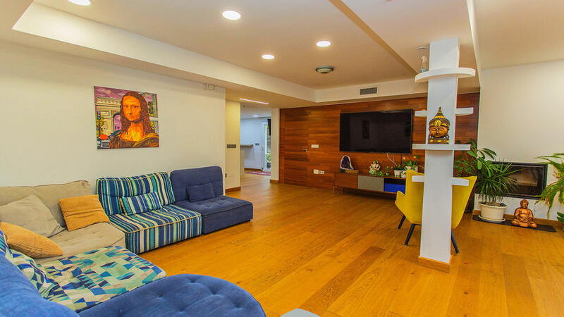 6 bedroom Villa for sale