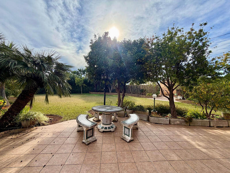 8 chambre Villa à vendre