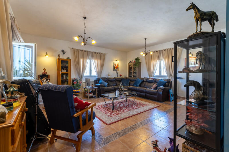 3 bedroom Country House for sale