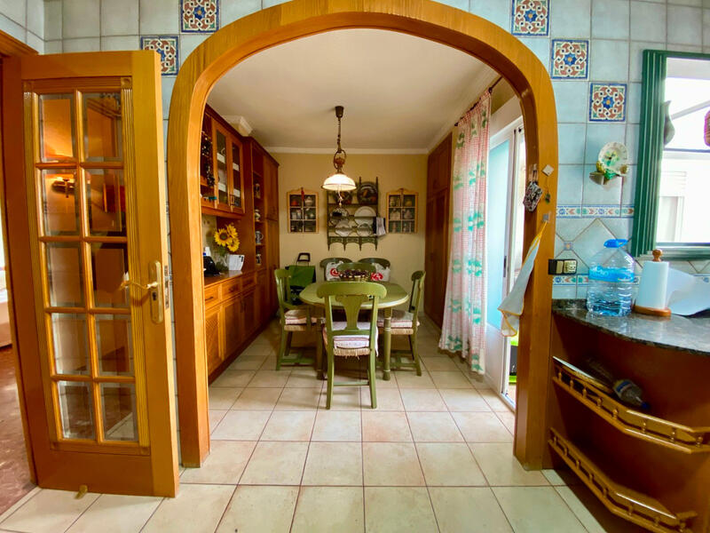 3 bedroom Apartment for sale