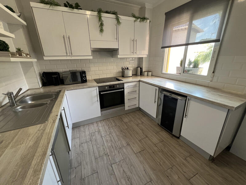 4 спальная комната вилла продается 4 спальная комната вилла продается