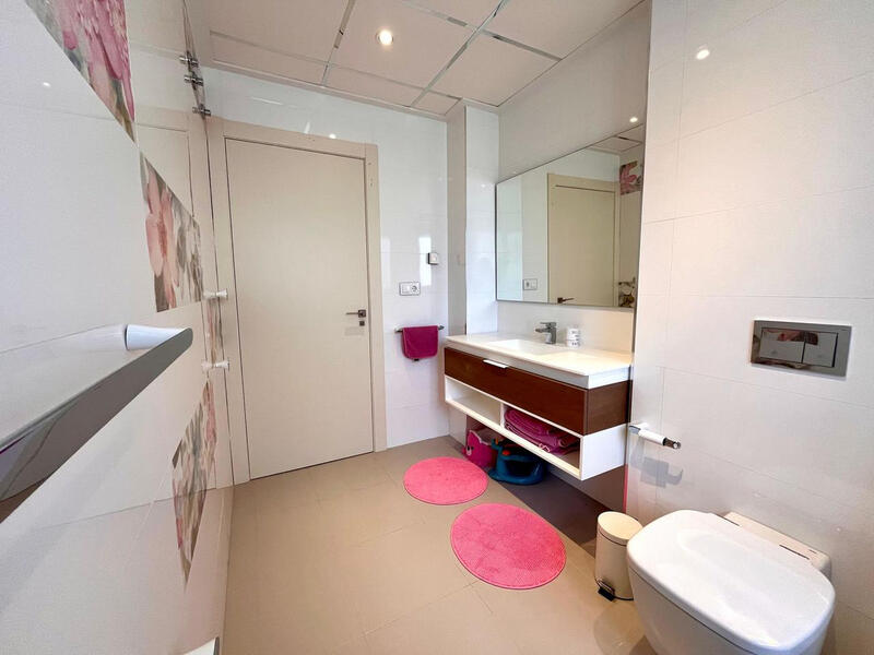 4 slaapkamer Villa Te koop