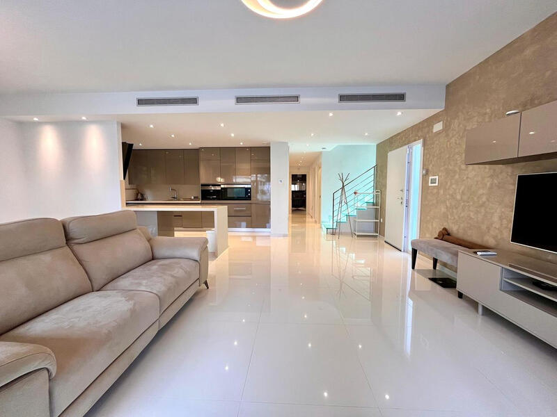 4 slaapkamer Villa Te koop