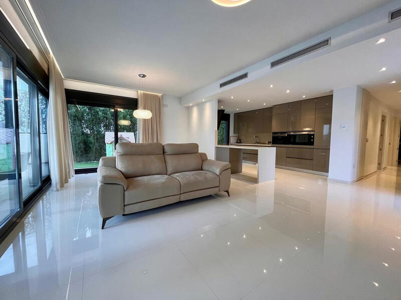 4 slaapkamer Villa Te koop