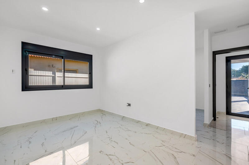 4 slaapkamer Villa Te koop