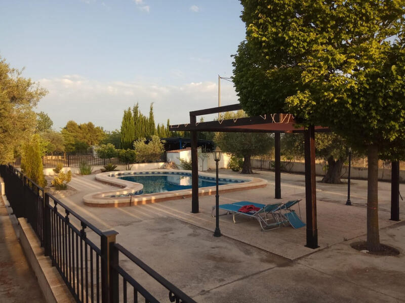 4 bedroom Villa for sale