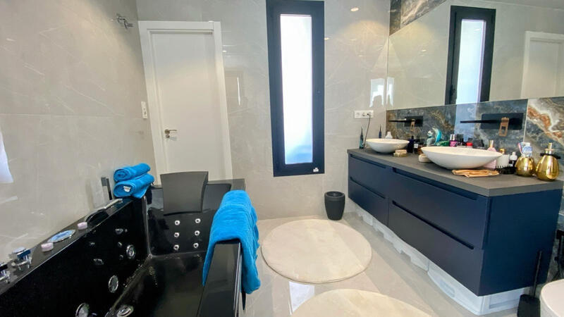 4 slaapkamer Villa Te koop