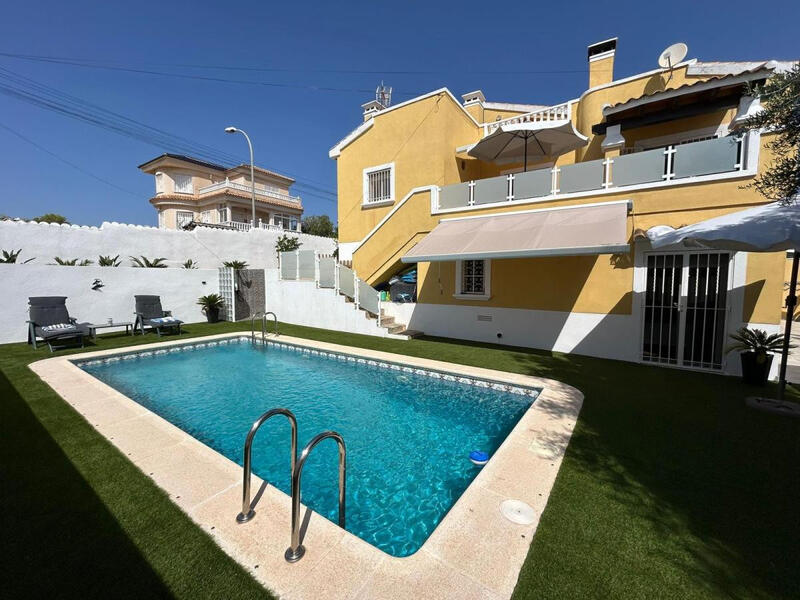 Villa for sale in San Miguel de Salinas, Alicante