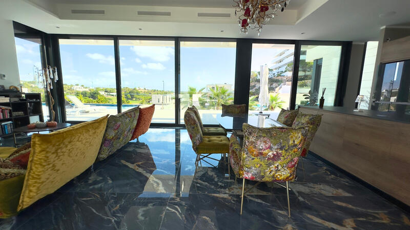 6 bedroom Villa for sale