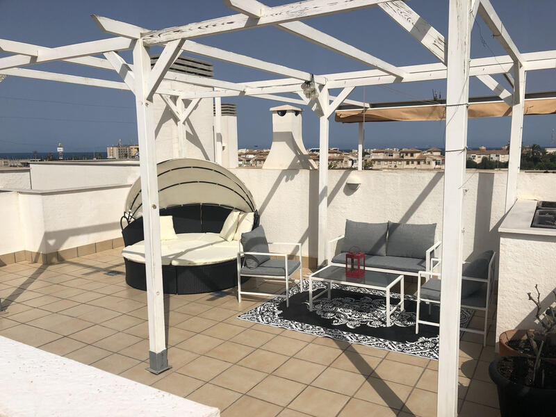 квартира продается в Punta Prima, Alicante