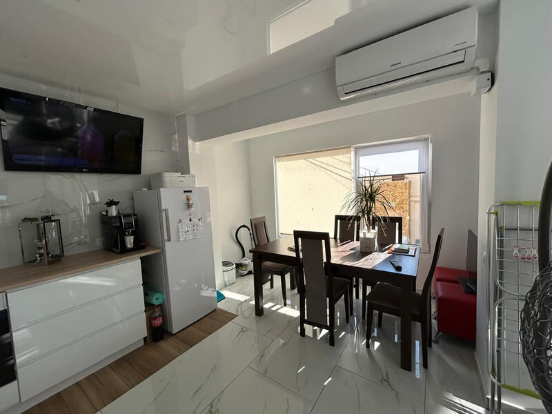 2 slaapkamer Appartement Te koop 2 slaapkamer Appartement Te koop