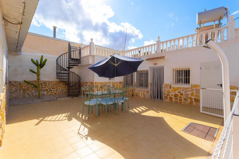 Townhouse for sale in Los Montesinos, Alicante