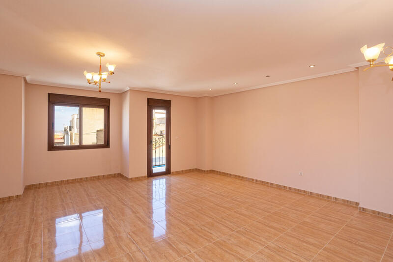 4 Schlafzimmer Stadthaus zu verkaufen