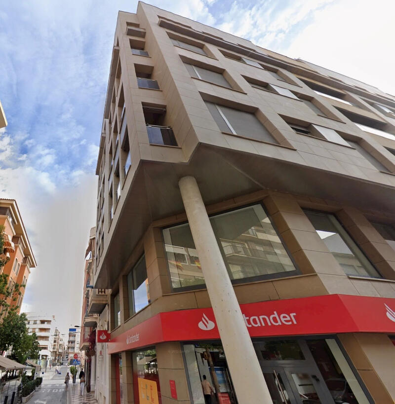 4 bedroom Apartment for sale