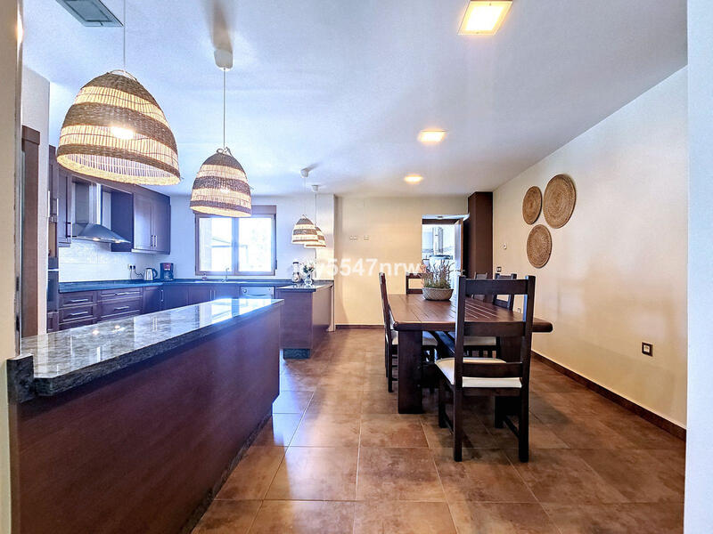 4 bedroom Country House for sale