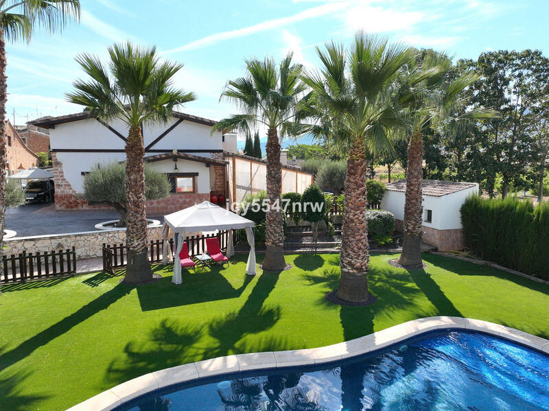 4 bedroom Country House for sale