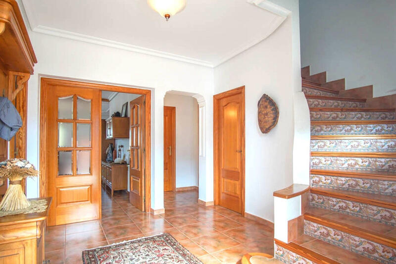 5 bedroom Villa for sale