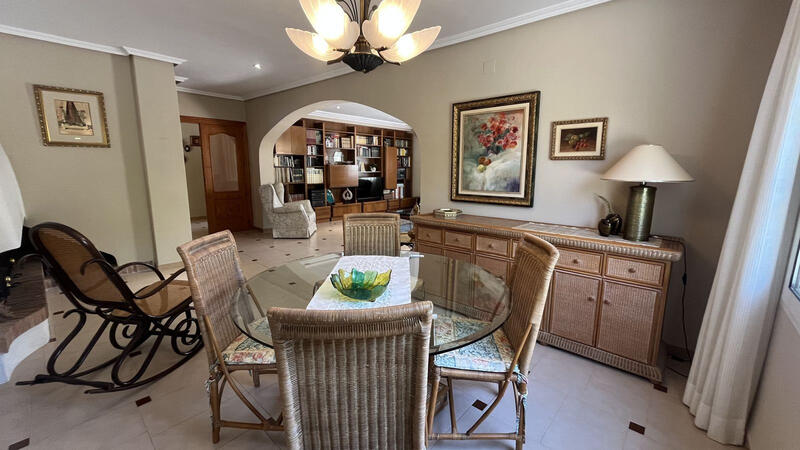 4 bedroom Villa for sale