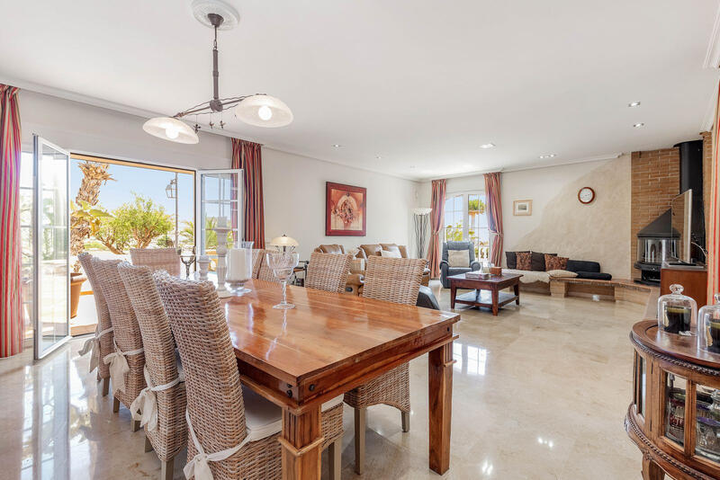 5 bedroom Villa for sale