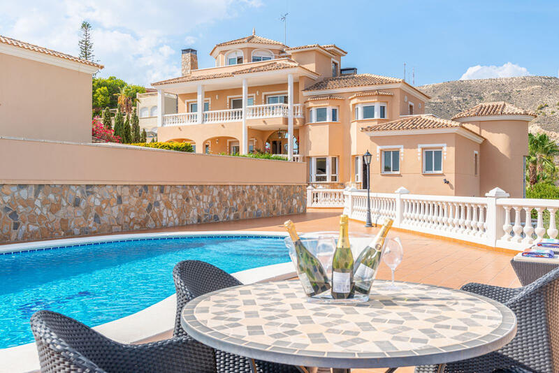 5 soveværelse Villa til salg