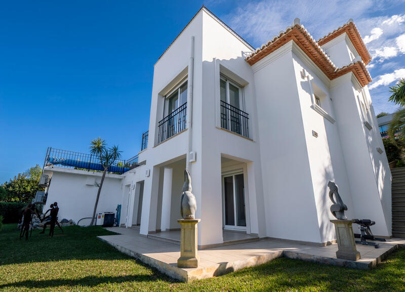 4 bedroom Villa for sale