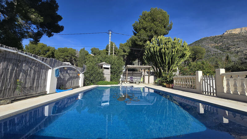 6 bedroom Villa for sale