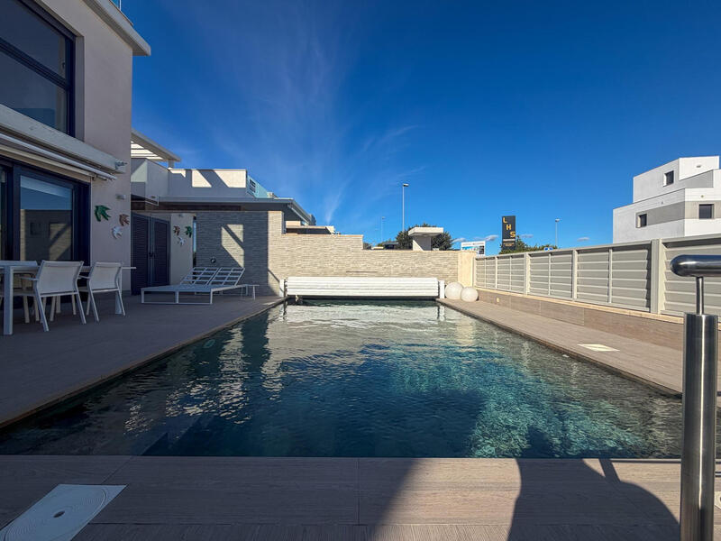 4 Schlafzimmer Villa zu verkaufen 4 Schlafzimmer Villa zu verkaufen