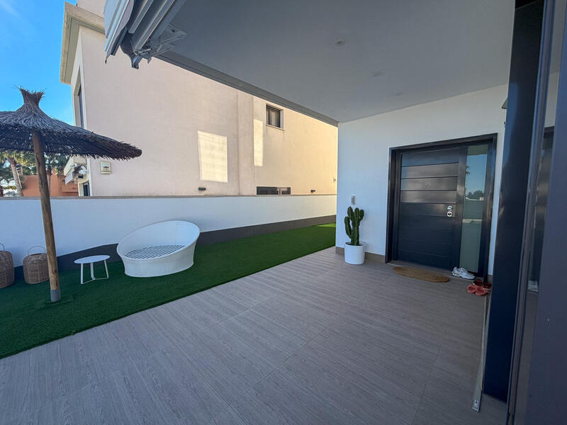 4 Schlafzimmer Villa zu verkaufen 4 Schlafzimmer Villa zu verkaufen