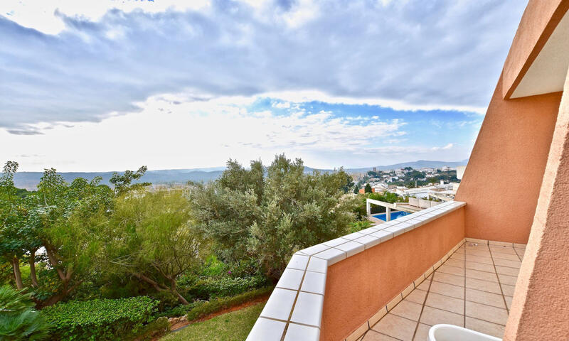 6 bedroom Villa for sale