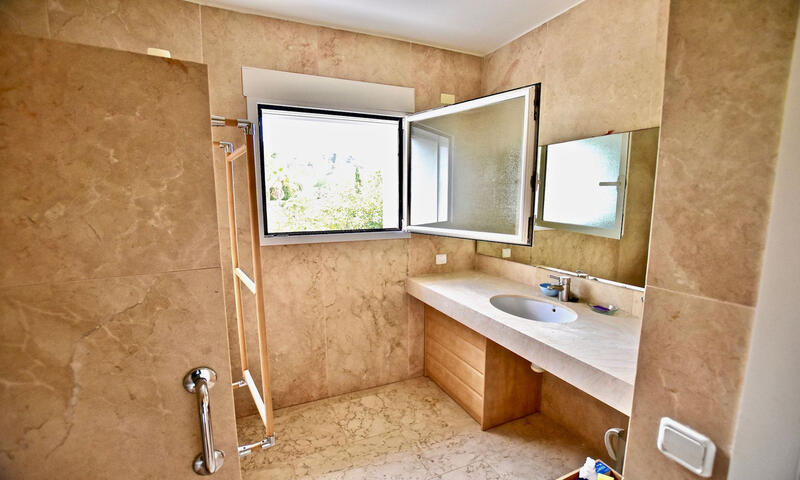 6 bedroom Villa for sale