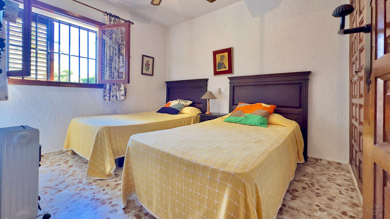 6 bedroom Villa for sale