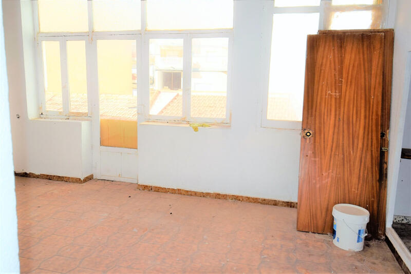 4 спальная комната квартира продается