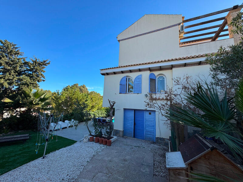 5 bedroom Villa for sale