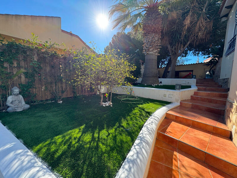 5 bedroom Villa for sale